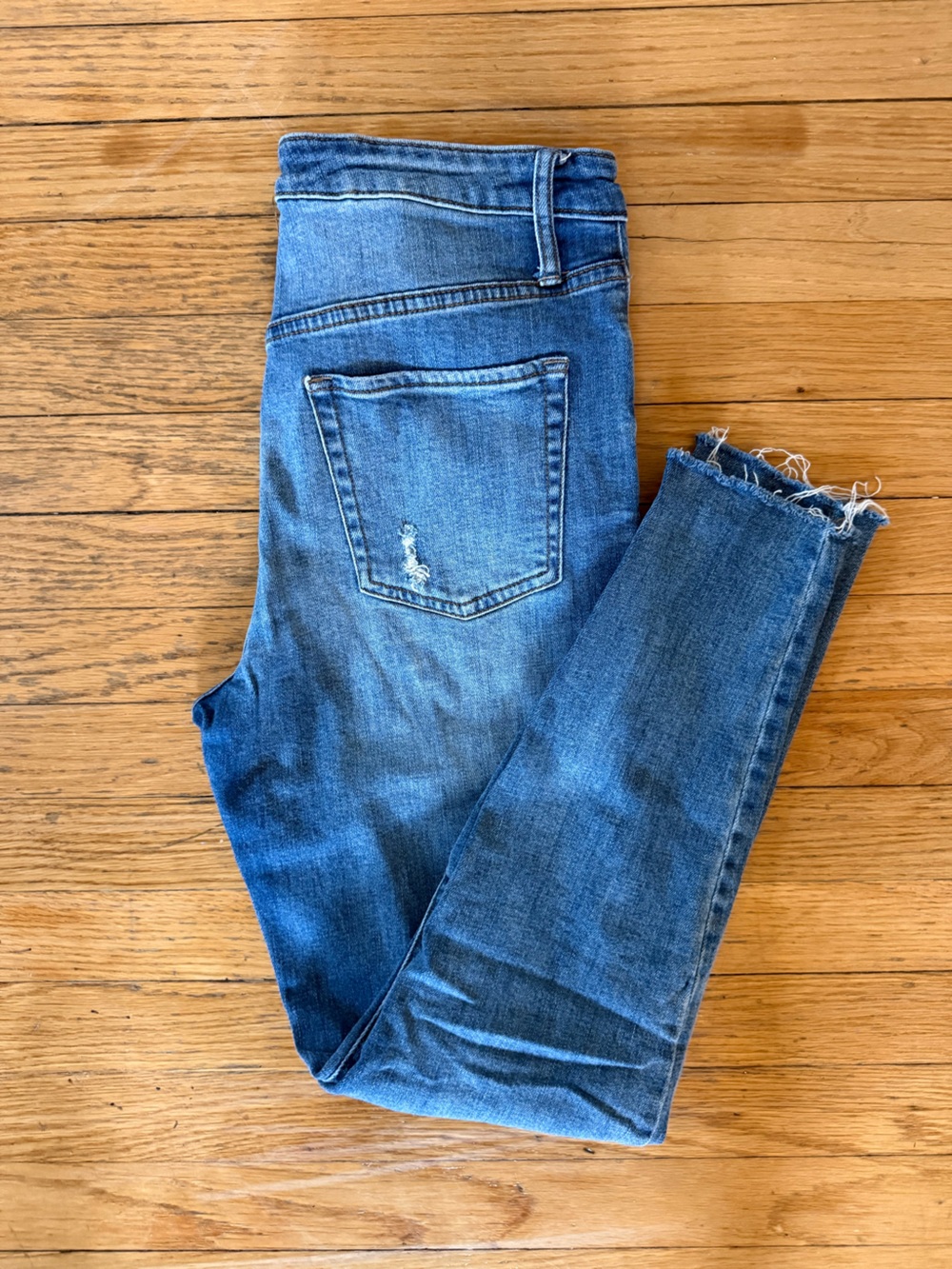 wild fable Women's Skinny Jeans in Distressed Blue with Frayed Hem